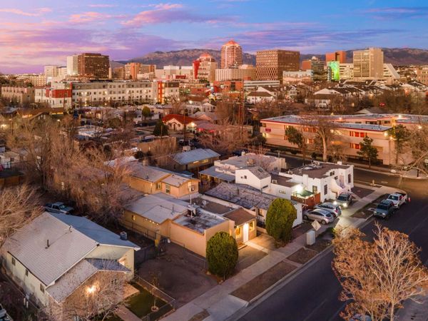 907 Coal Avenue SW, Albuquerque, NM 87102