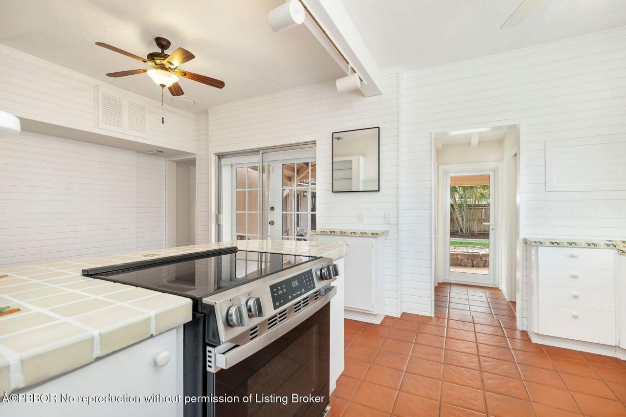 108 Rutland Boulevard, West Palm Beach, FL 33405 Photo