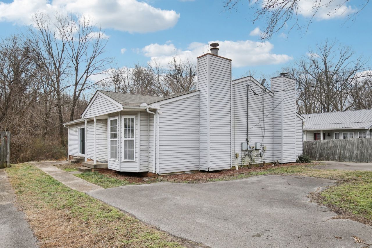 3051 Casa Dr, Nashville, TN 37214 Main Photo
