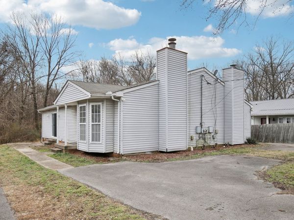 3051 Casa Dr, Nashville, TN 37214