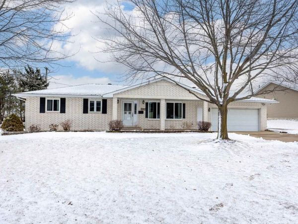 10382 Shane Court, Dubuque, IA 52003