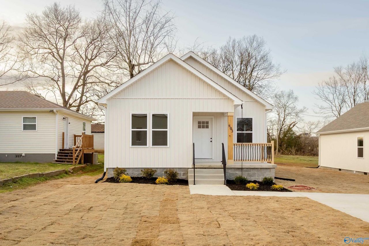 803 SW 14th Avenue, Sheffield, AL 35660 Main Photo