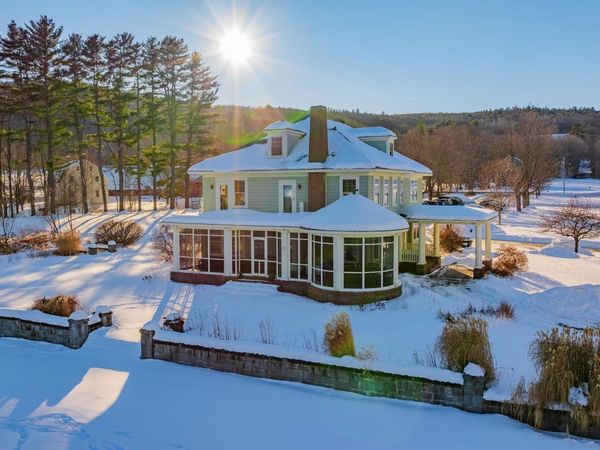 93 Chosen Vale Lane, Enfield, NH 03748