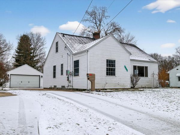 818 Parchmount Avenue, Kalamazoo, MI 49004