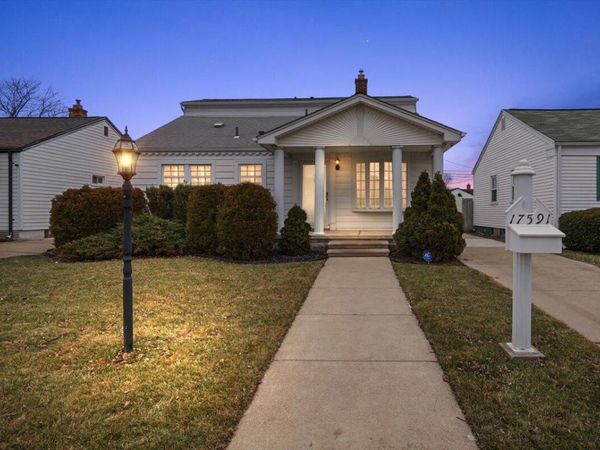 17591 Matthews Street, Riverview, MI 48193