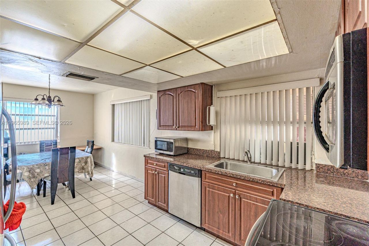 4541 NW 23rd St, Lauderhill, FL 33313 Photo