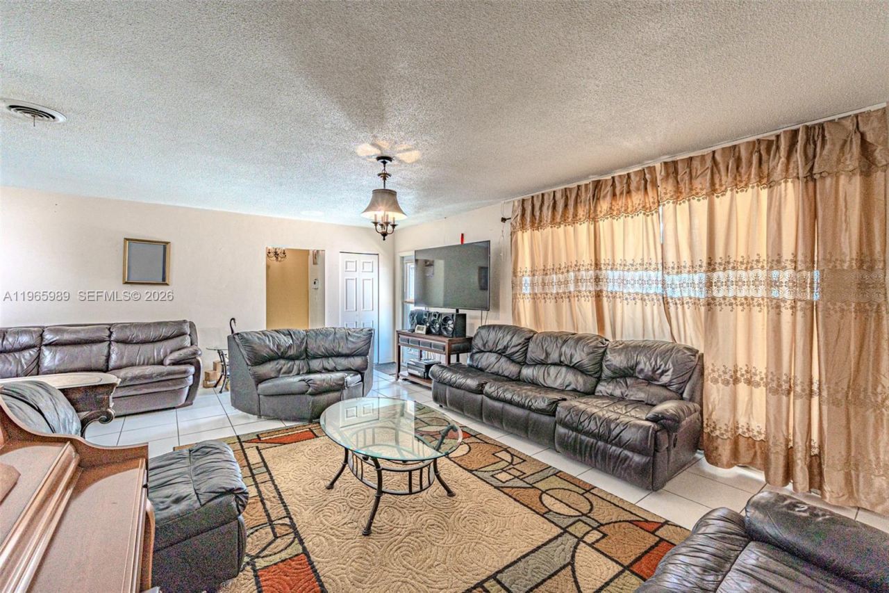 4541 NW 23rd St, Lauderhill, FL 33313 Photo