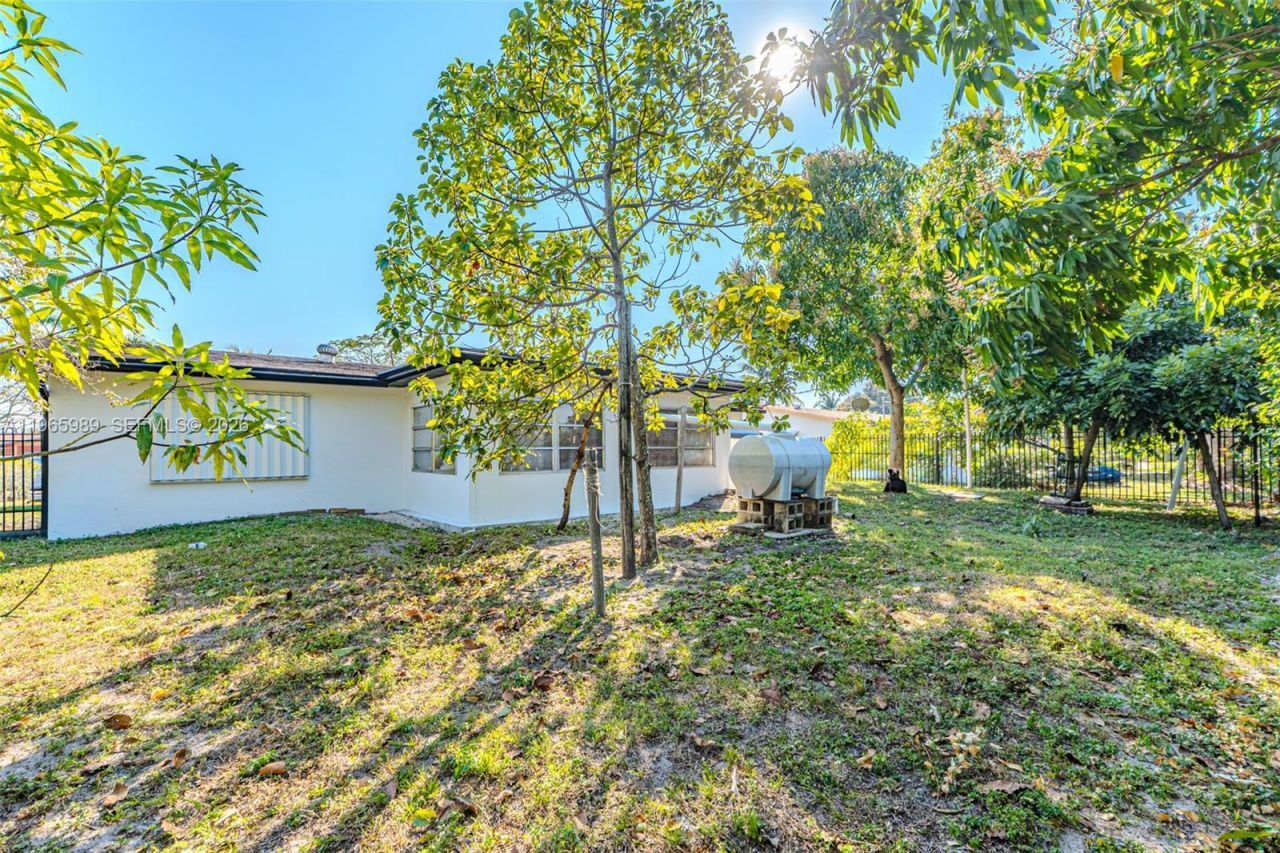 4541 NW 23rd St, Lauderhill, FL 33313 Photo