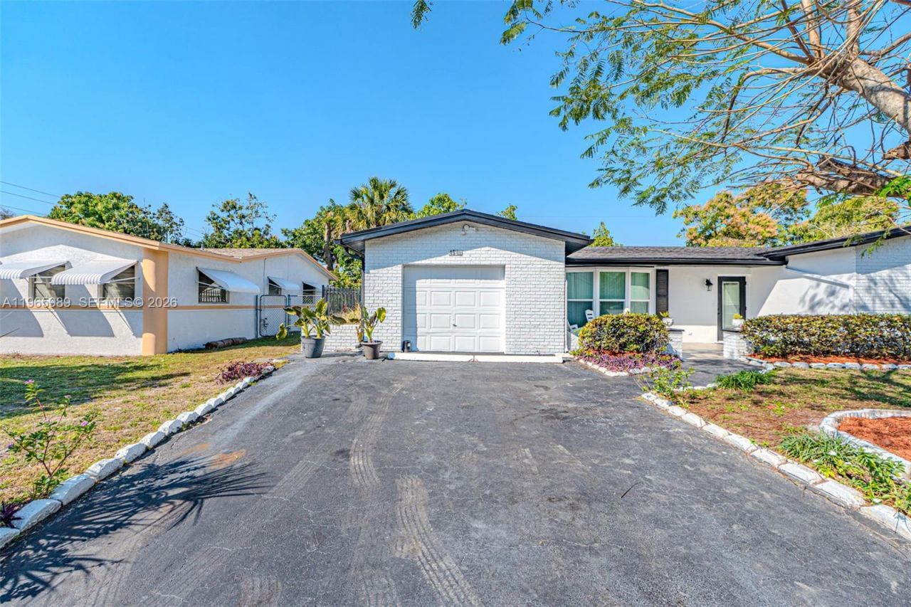 4541 NW 23rd St, Lauderhill, FL 33313 Photo