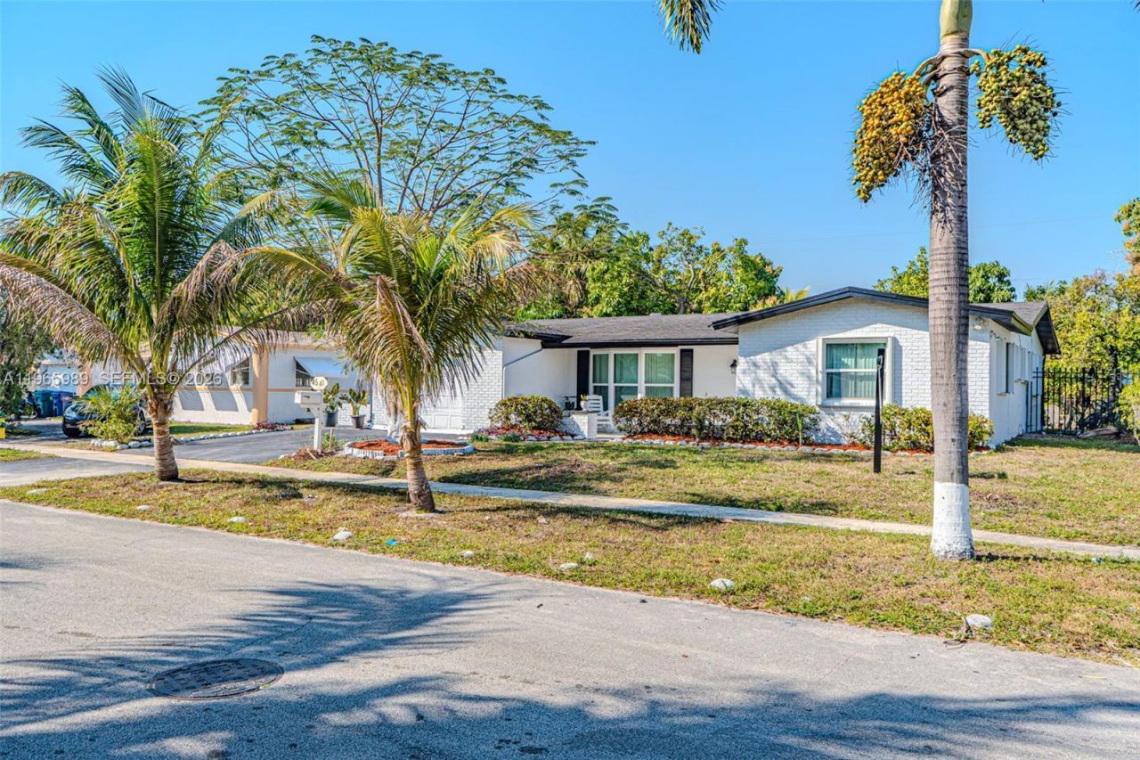 4541 NW 23rd St, Lauderhill, FL 33313 Photo