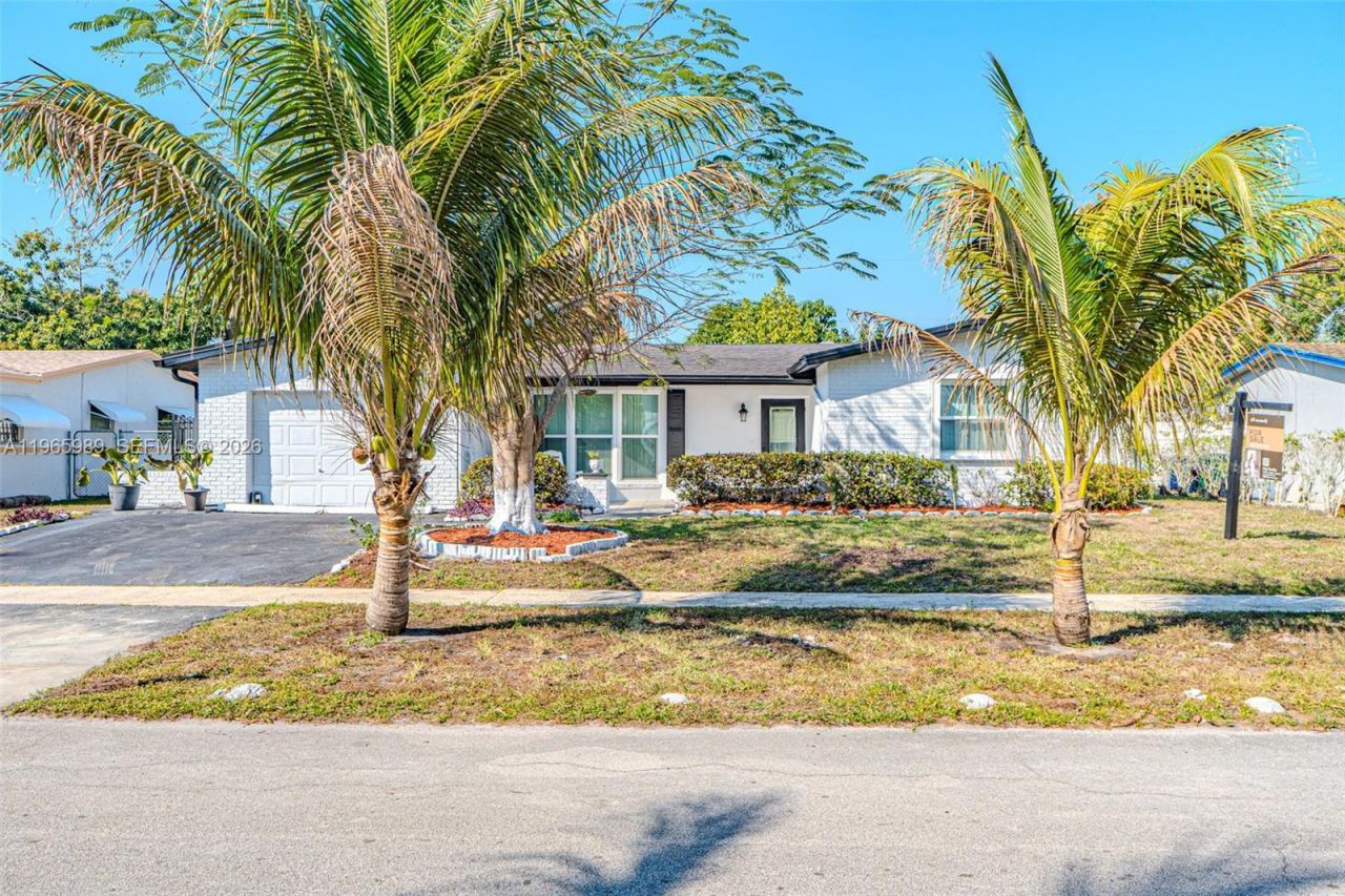 4541 NW 23rd St, Lauderhill, FL 33313 Photo