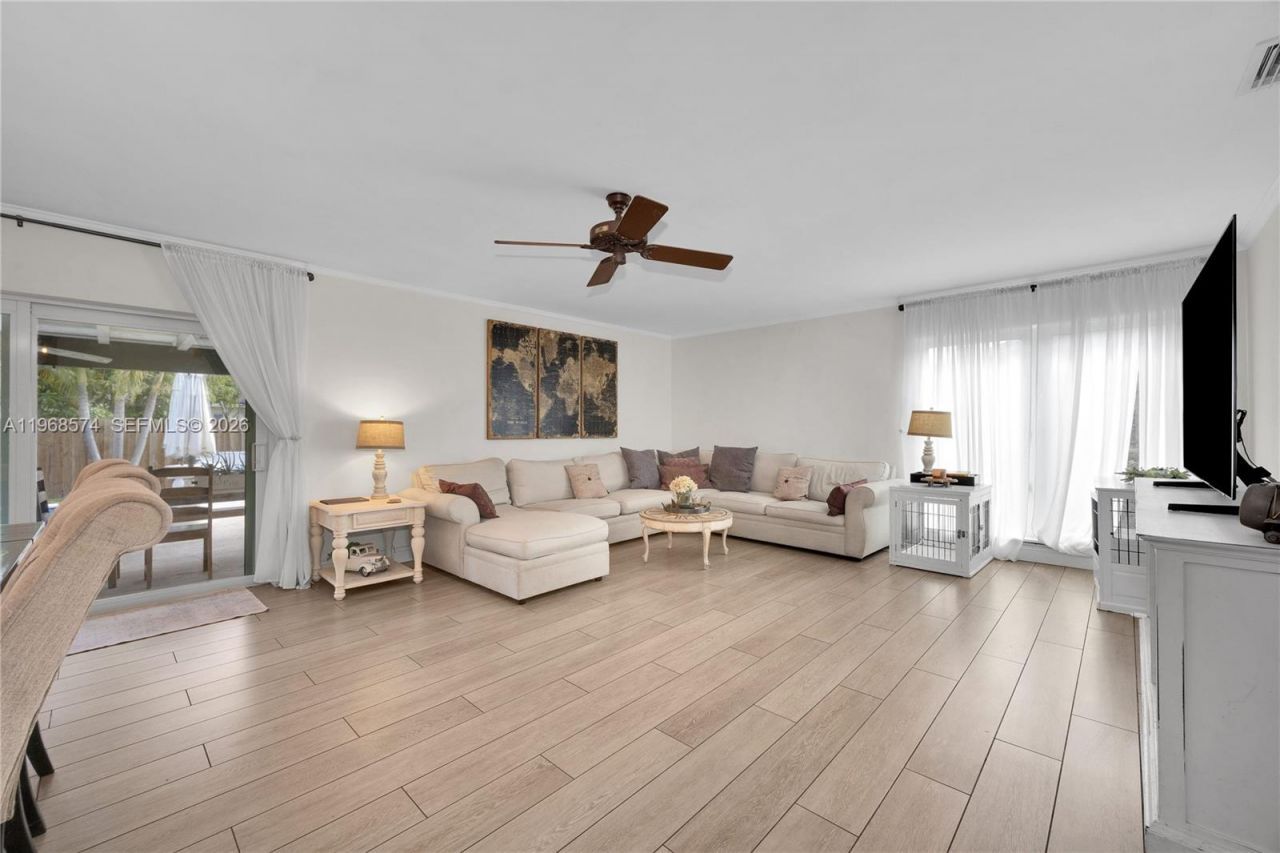 18525 SW 90th Ct, Cutler Bay, FL 33157 Photo