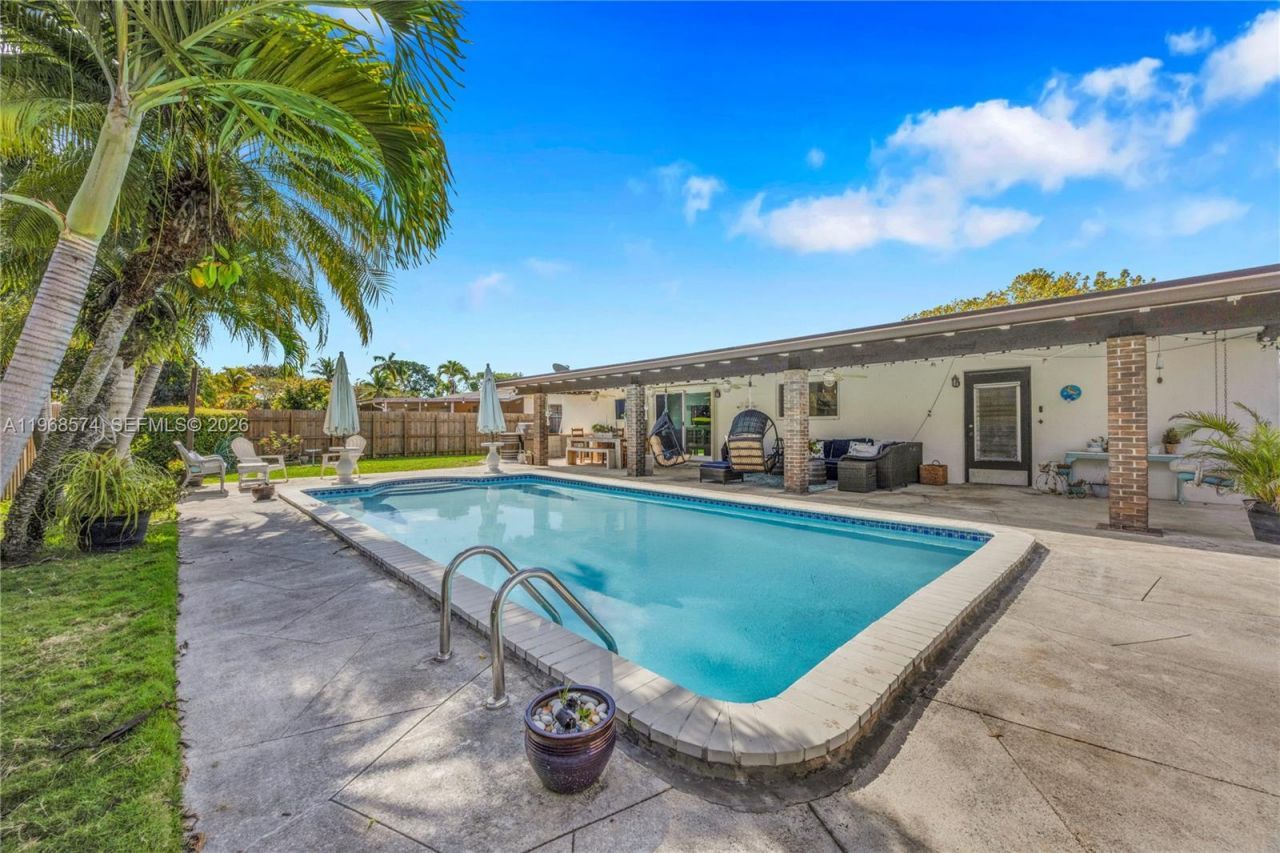 18525 SW 90th Ct, Cutler Bay, FL 33157 Photo