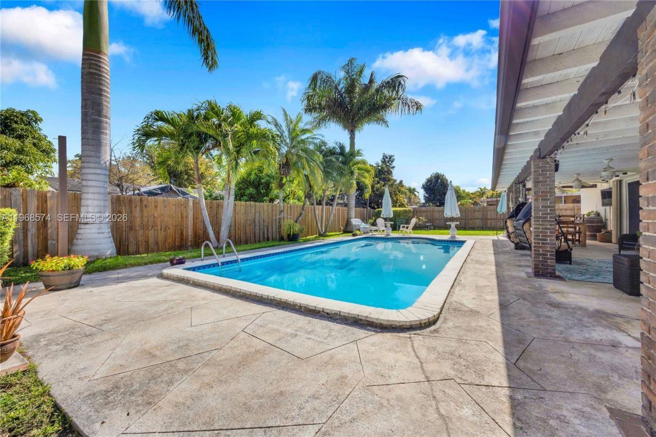 18525 SW 90th Ct, Cutler Bay, FL 33157 Photo