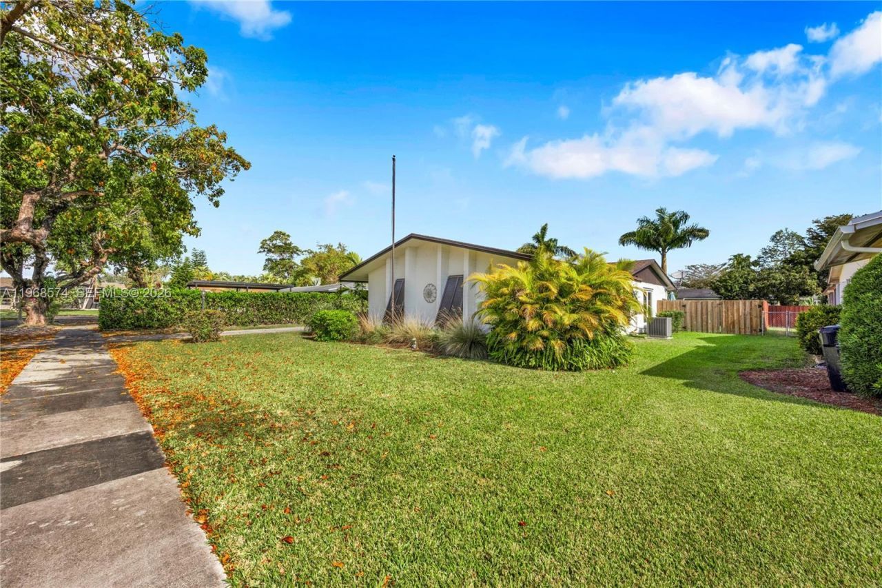 18525 SW 90th Ct, Cutler Bay, FL 33157 Photo