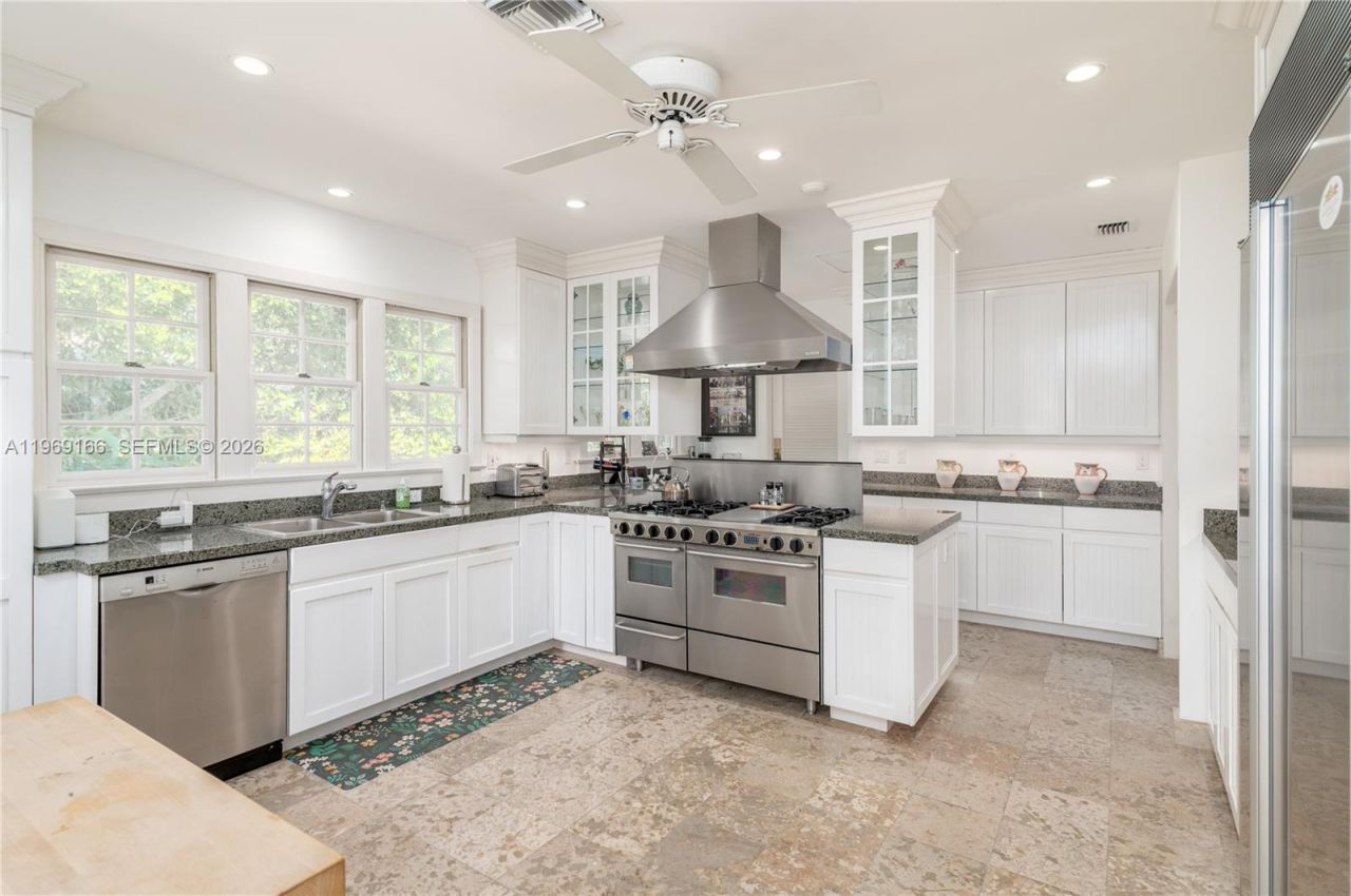 200 S Beach Rd, Jupiter Island, FL 33455 Photo