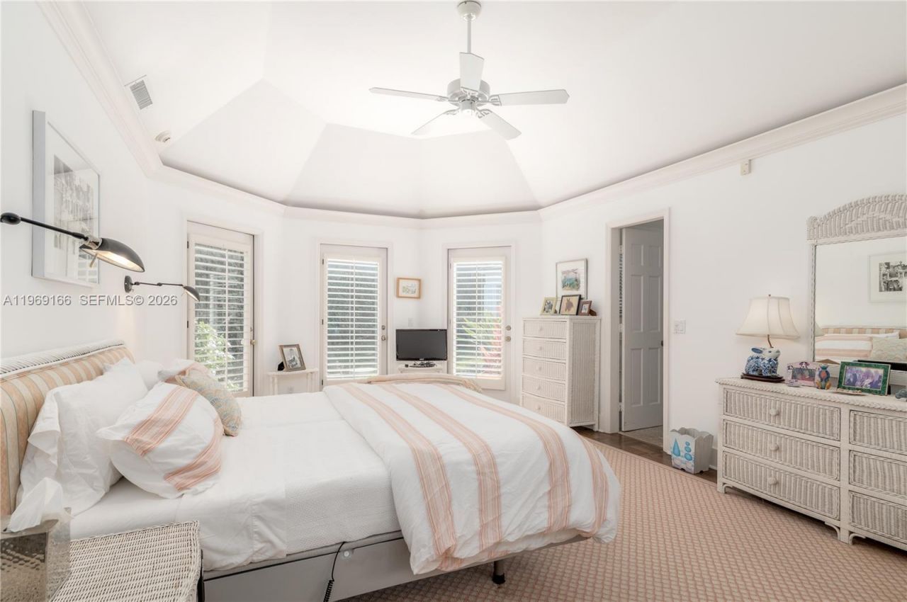 200 S Beach Rd, Jupiter Island, FL 33455 Photo