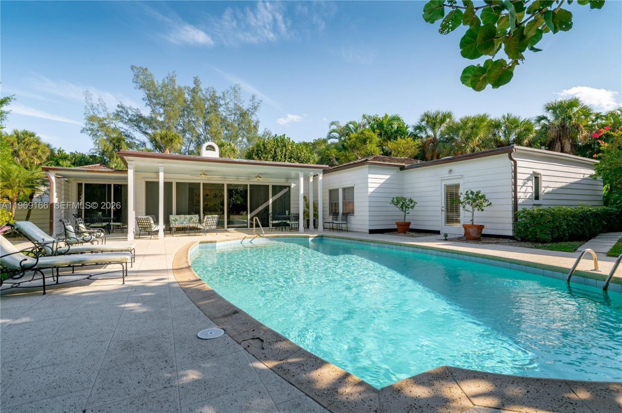 200 S Beach Rd, Jupiter Island, FL 33455 Photo