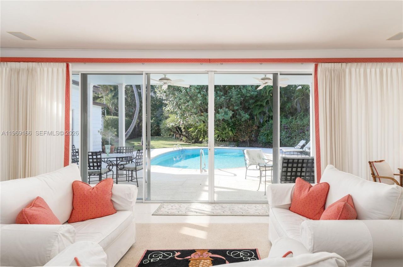 200 S Beach Rd, Jupiter Island, FL 33455 Photo