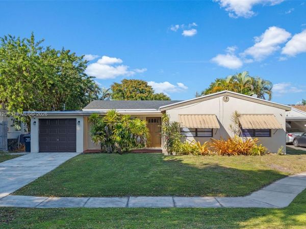 3035 Hayes St , Hollywood, FL 33021