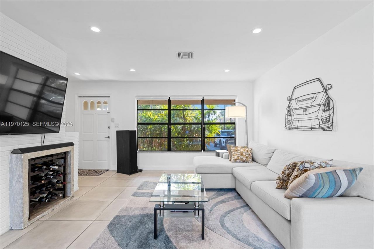 3035 Hayes St, Hollywood, FL 33021 Photo