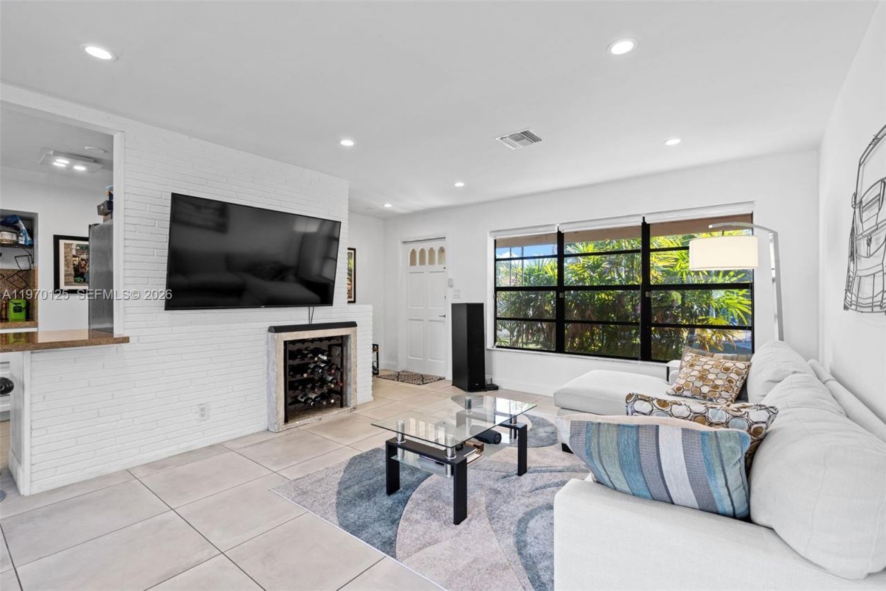 3035 Hayes St, Hollywood, FL 33021 Photo