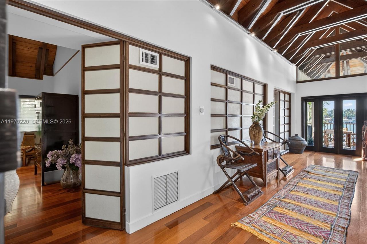 14 W San Marino Dr, Miami Beach, FL 33139 Photo