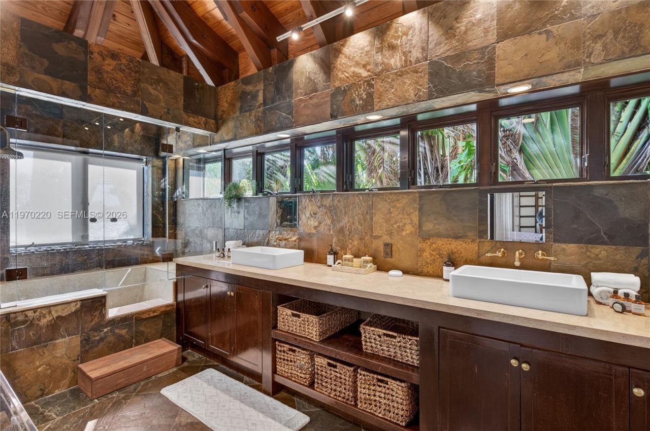 14 W San Marino Dr, Miami Beach, FL 33139 Photo