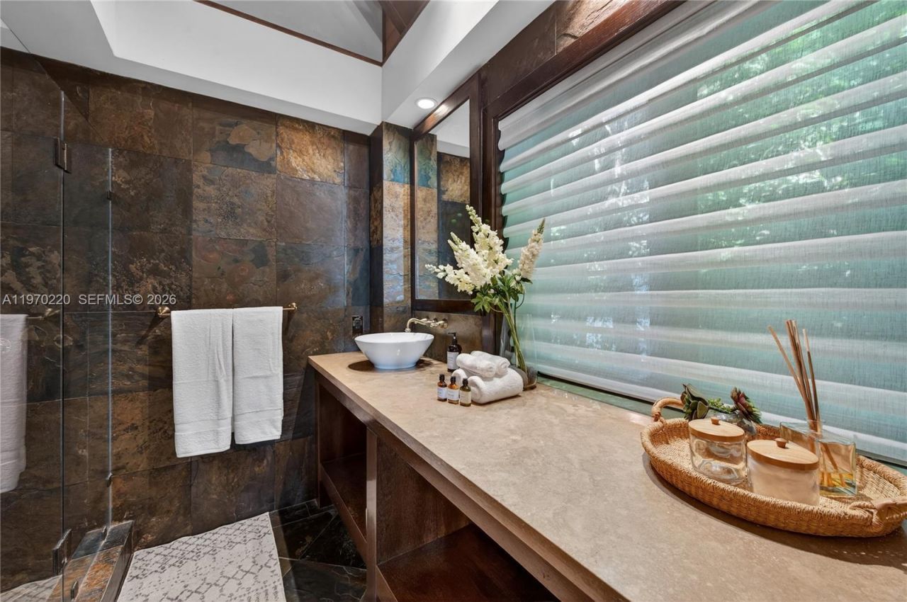 14 W San Marino Dr, Miami Beach, FL 33139 Photo