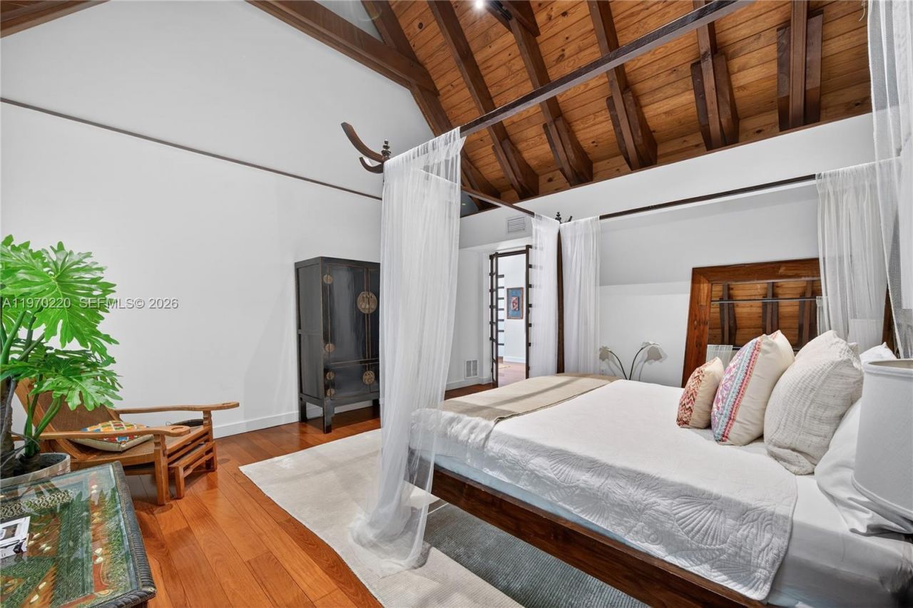 14 W San Marino Dr, Miami Beach, FL 33139 Photo