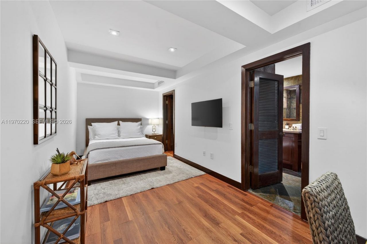 14 W San Marino Dr, Miami Beach, FL 33139 Photo