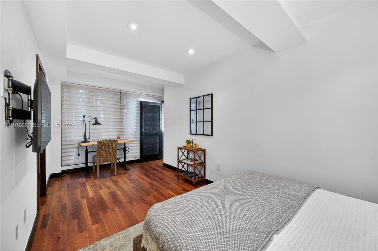 14 W San Marino Dr, Miami Beach, FL 33139 Photo