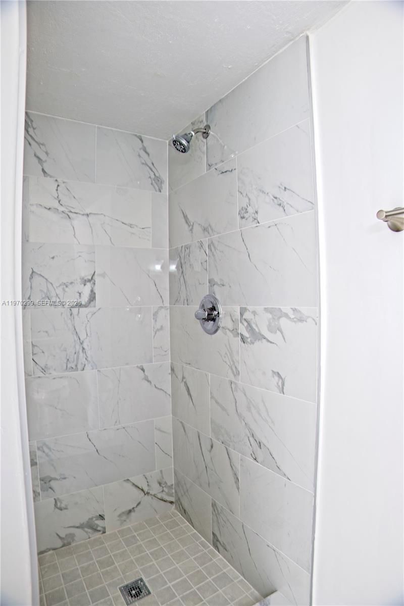 4717 NW 7th St, Unit 704-10, Miami, FL 33126 Photo