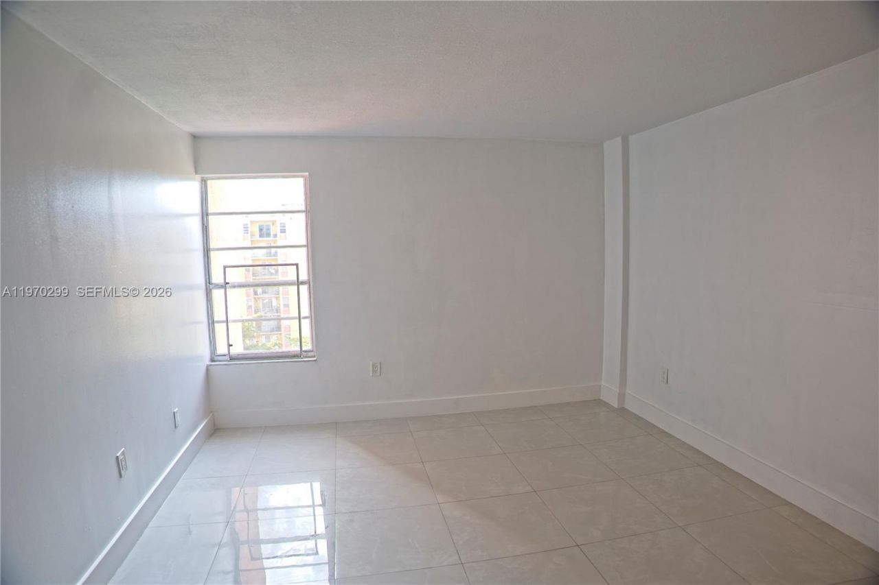 4717 NW 7th St, Unit 704-10, Miami, FL 33126 Photo
