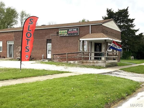 207 W Central Avenue , Benld, IL 62009