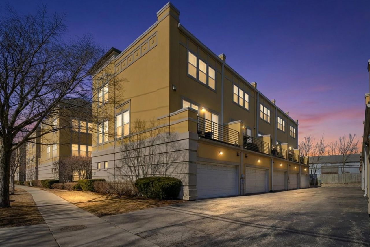 7521 Brown Avenue, Unit G, Forest Park, IL 60130 Main Photo