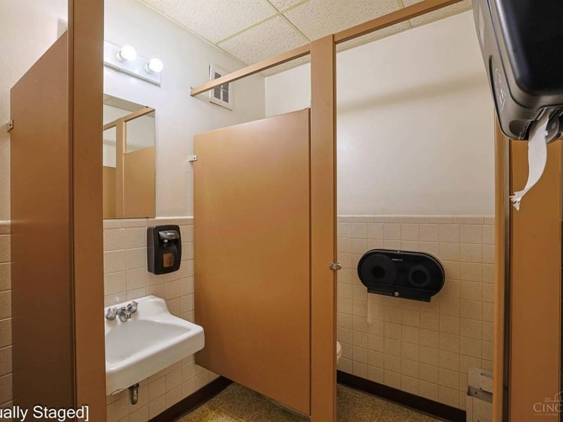 1172 W Galbraith Road, Springfield Twp., OH 45231 Photo 10