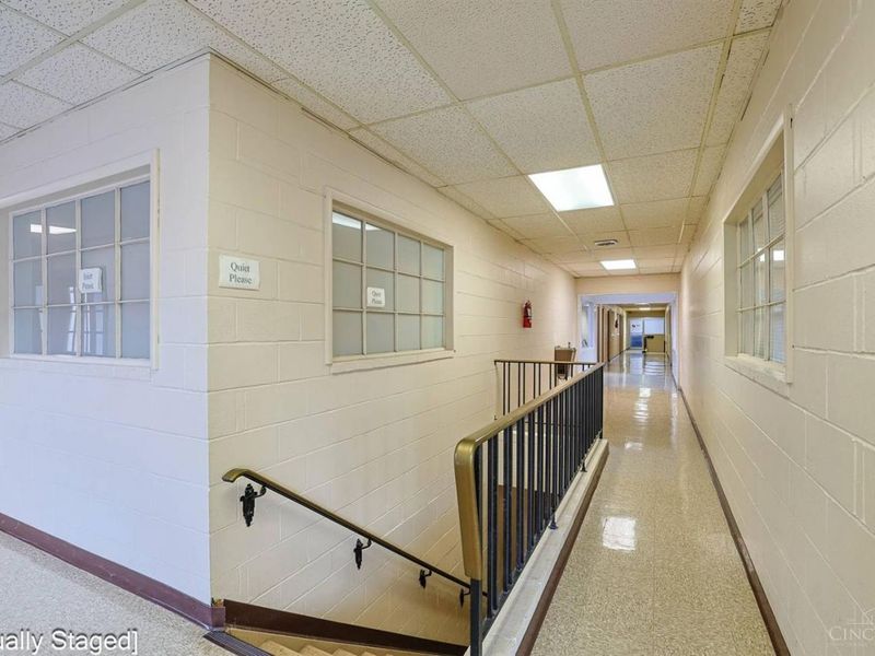 1172 W Galbraith Road, Springfield Twp., OH 45231 Photo 6