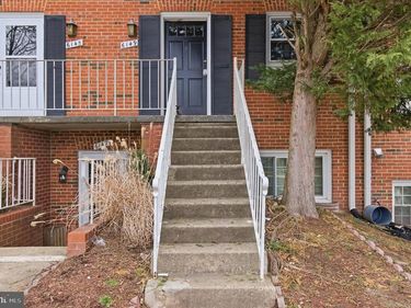 6149 STRASBURG DRIVE, CENTREVILLE, VA 20121