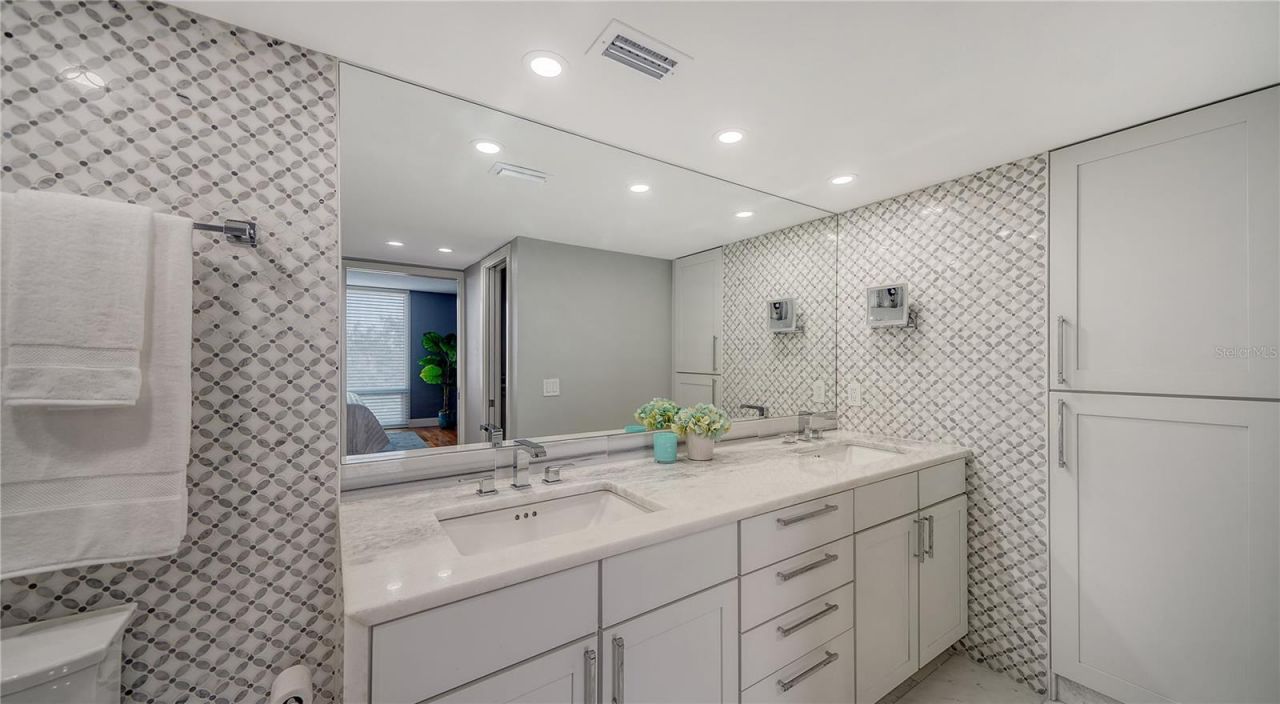 1111 N Gulfstream Avenue, Unit 4E, Sarasota, FL 34236 Photo