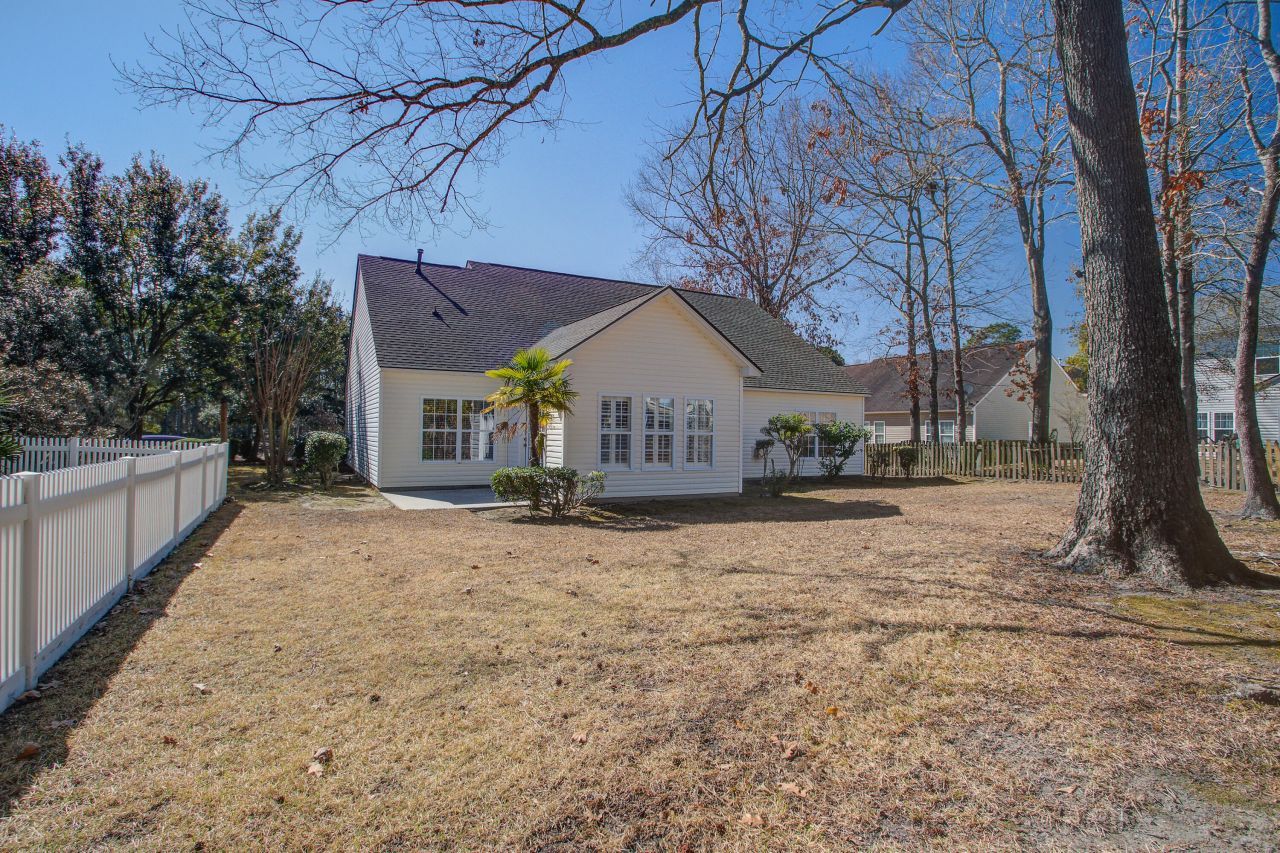 7559 Hawks Circle Photo 21