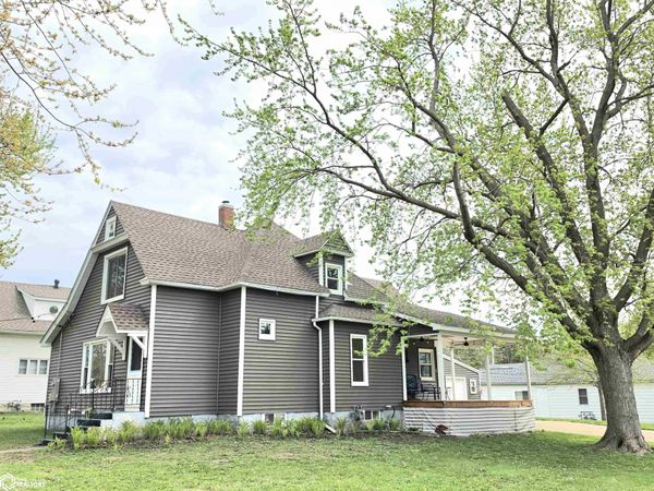 495 W 5th St, Garner, IA 50438