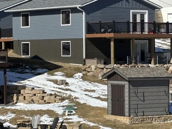 4223 W Lakeshore Drive, Brooklyn, IA 52211