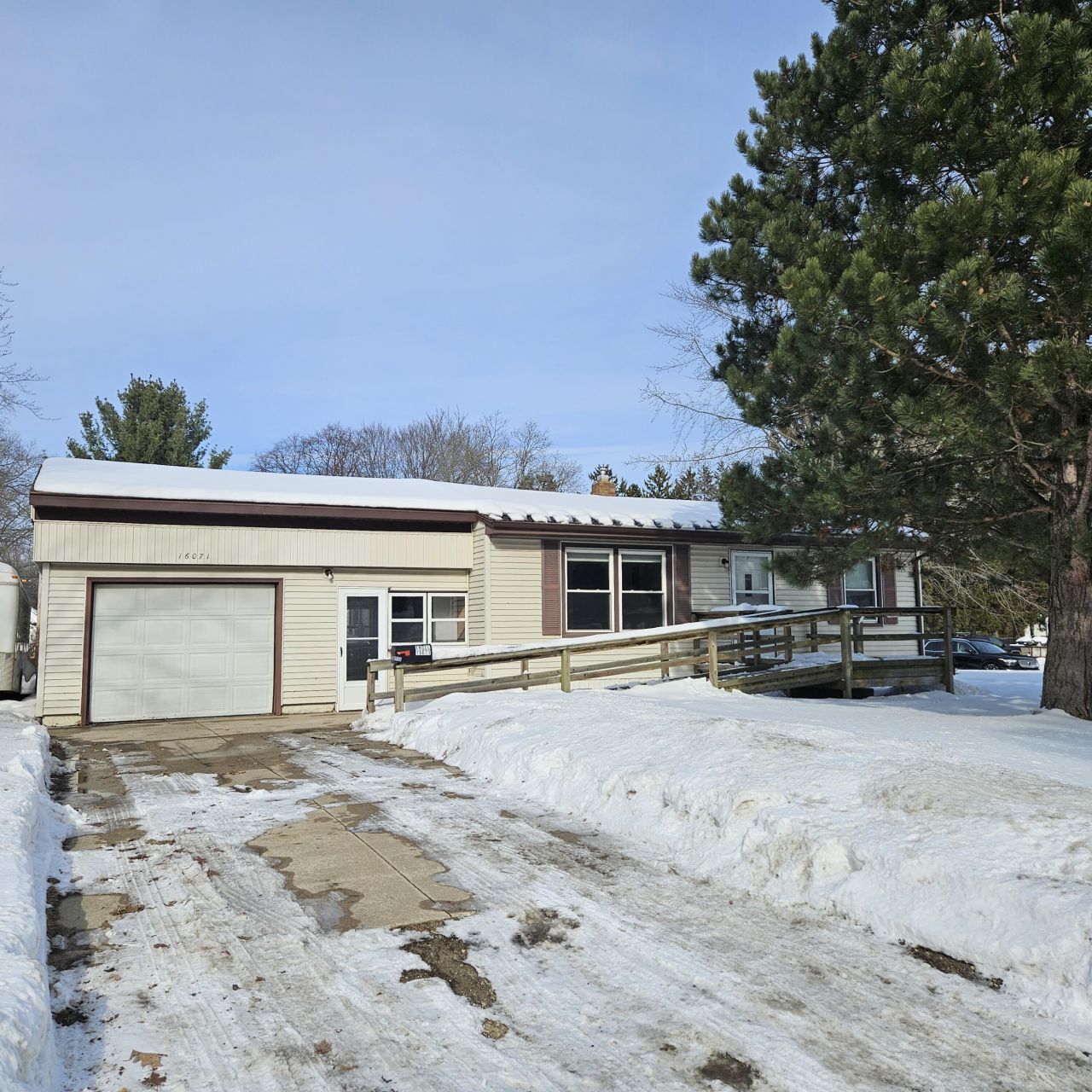16071 Robbins Road, Grand Haven, MI 49417 Main Photo