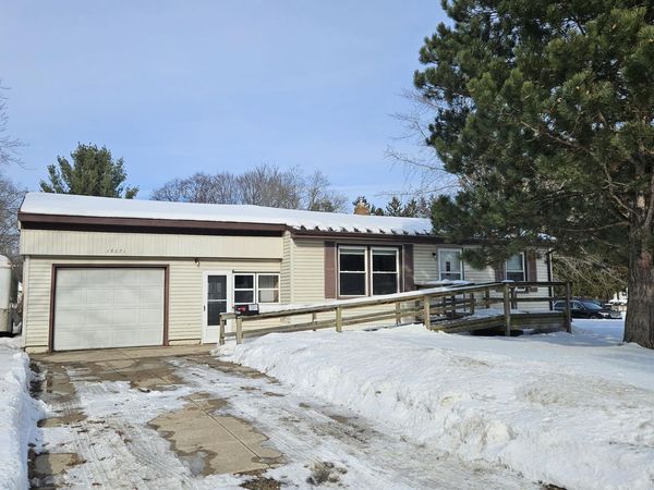 16071 Robbins Road, Grand Haven, MI 49417