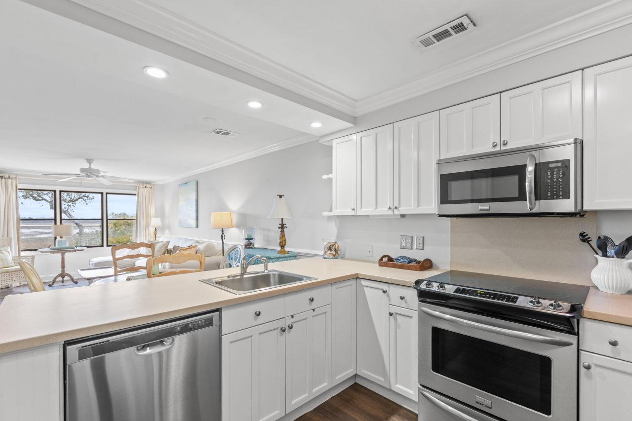 2106 Landfall Way Photo 10