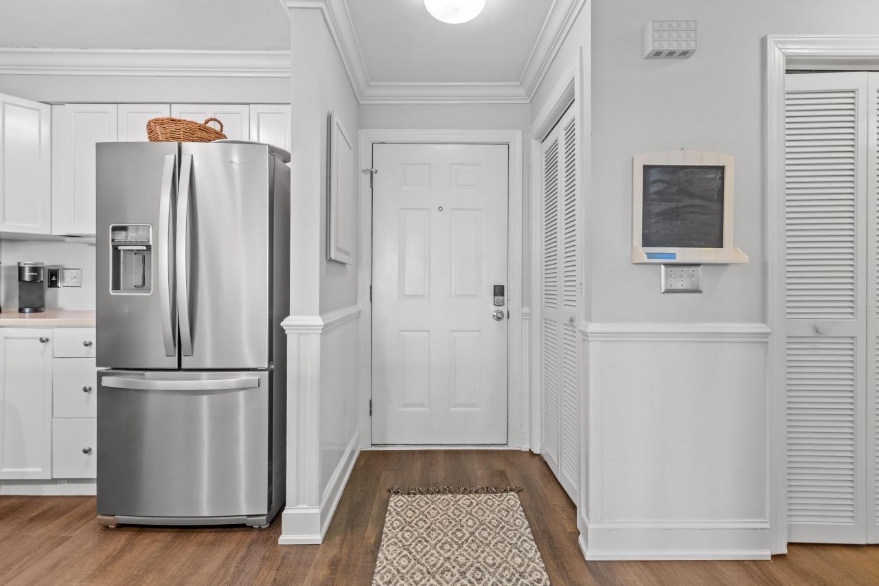 2106 Landfall Way Photo 7