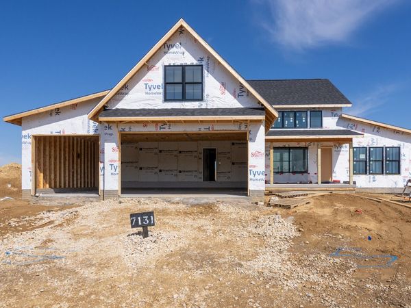 7131 Black Oak Drive, Bettendorf, IA 52722