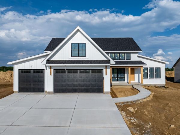 7131 Black Oak Drive, Bettendorf, IA 52722