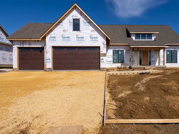 7105 Black Oak Drive, Bettendorf, IA 52722